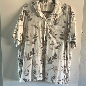 Abercrombie & Fitch Cream Floral Casual Button Down Shirt